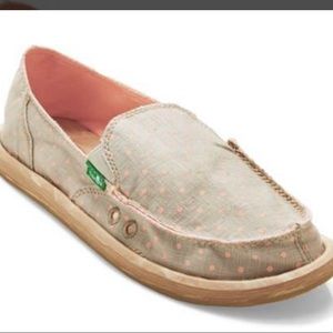 Sanuk shoes